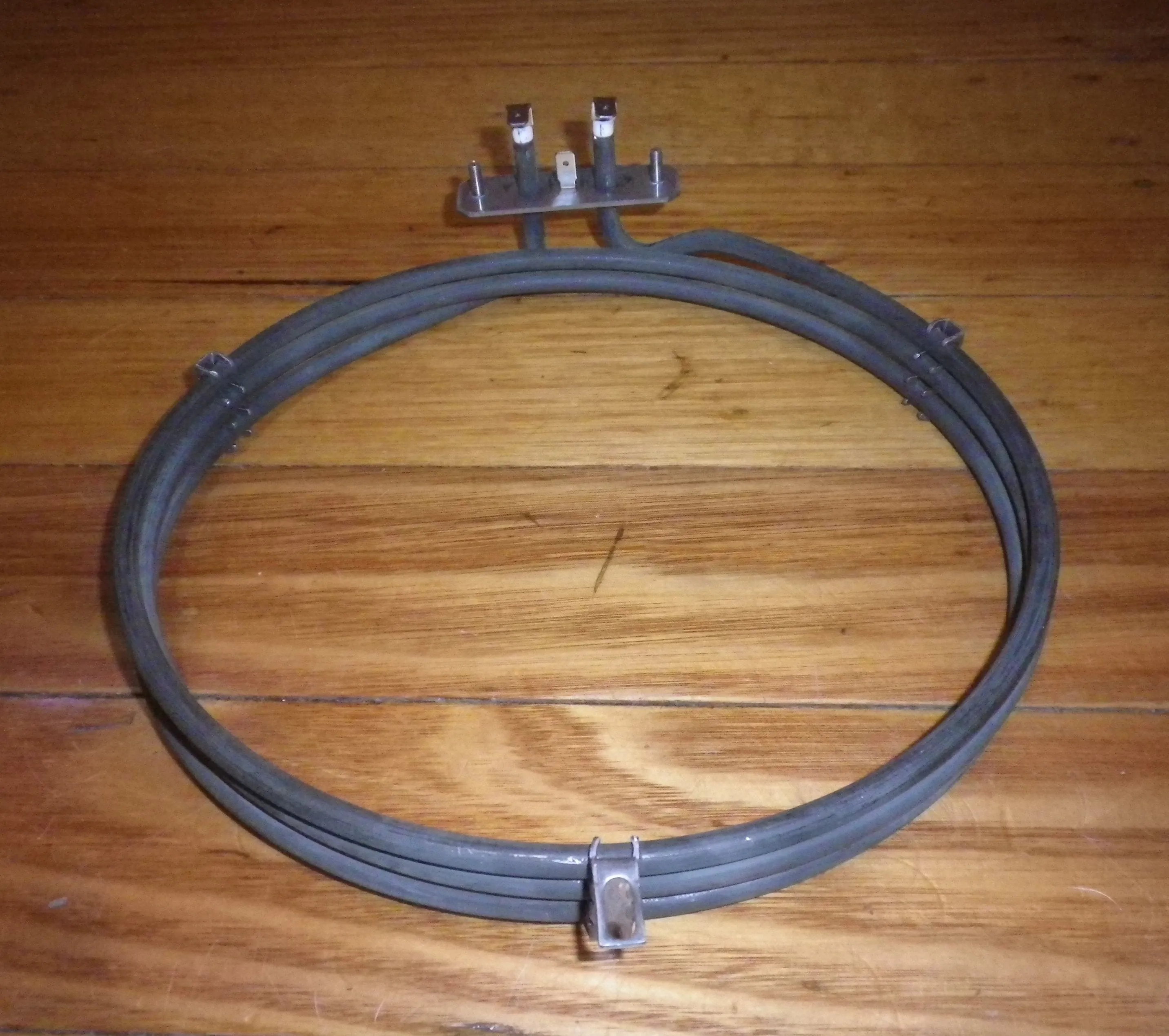 3000Watt Technika, Euro Triple Loop Fan Oven Element with Studs - Part # IM11-02