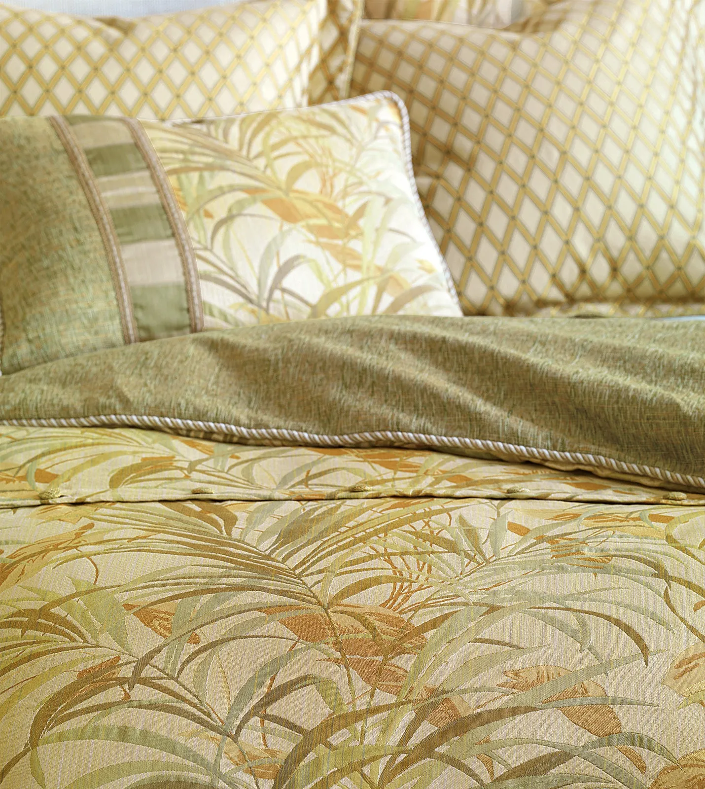 Augustus Gold Coast Tropical Standard Sham (Right) 20x27