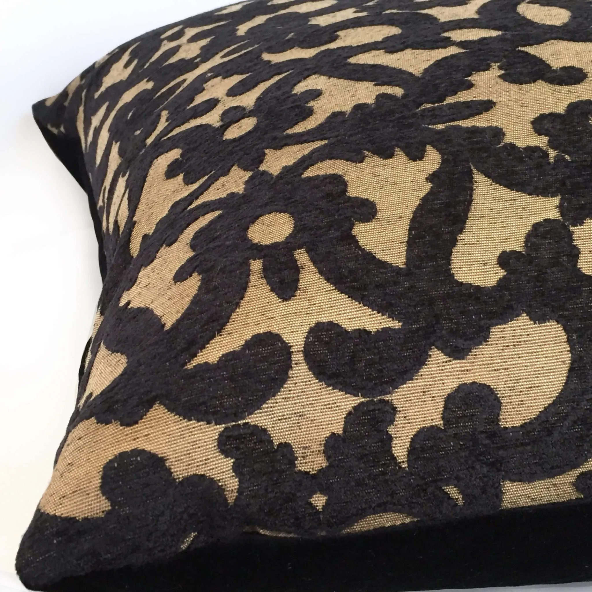 (CLEARANCE) Robert Allen Tuscan Scrolls Black Tan Scrollwork Pillow Cover