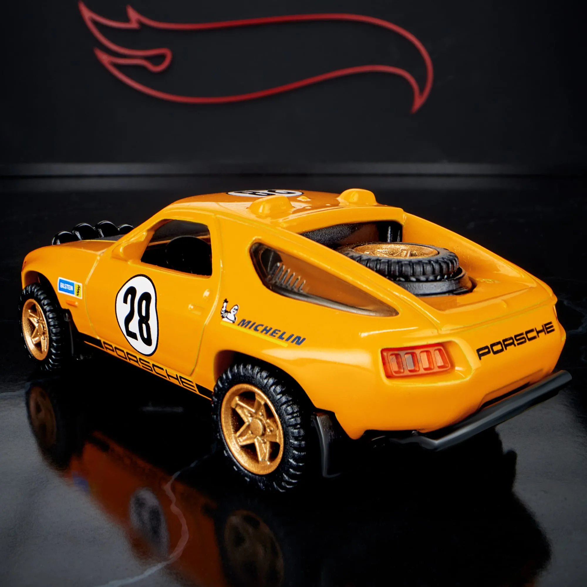 Hot Wheels Elite 64 Porsche 928 Safari