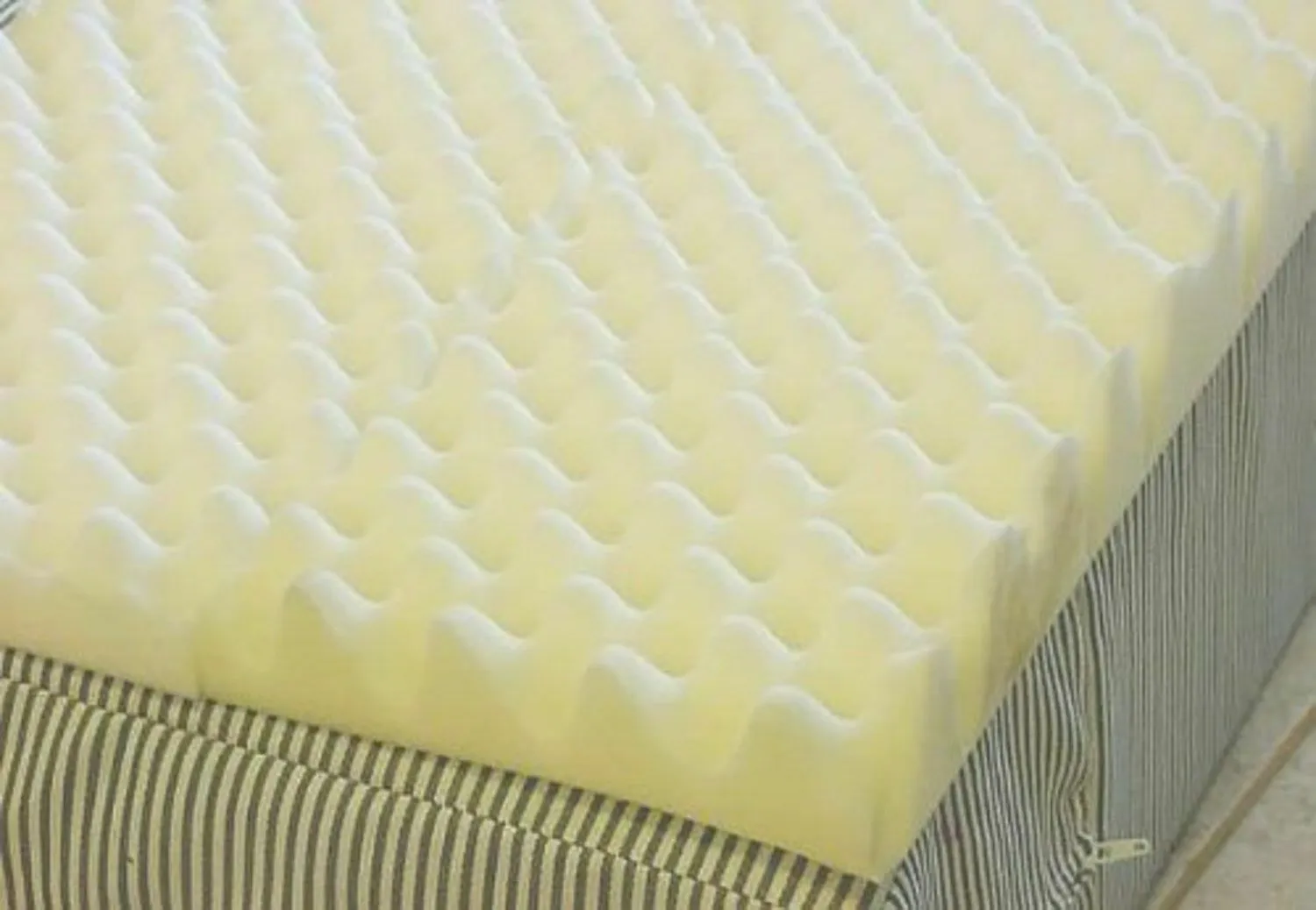 Mattress Topper 4 inch Foam Twin Bed Pad Mattress Egg Crate Overlay Topper 72 L X 34 W X 4 Soft